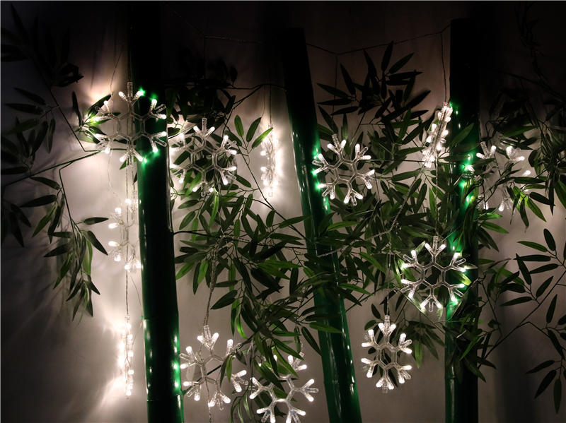 LED CURTAIN LIGHTS WITH SNOWFLAKE