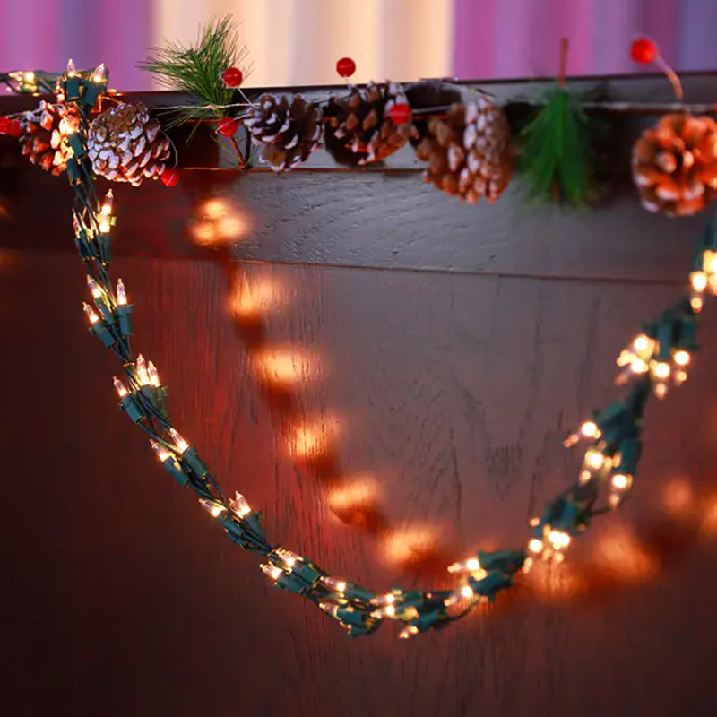 150 Trim Garland Light Set 4 Bulbs Per Cluster